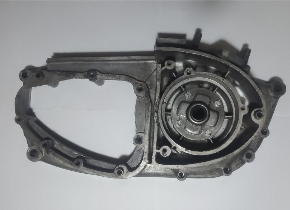Мотор Иж планета 4/картер з колінвалом