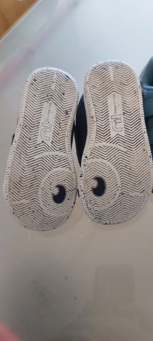 Ténis, pantufas n' 23