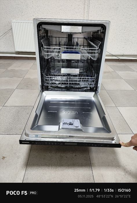 Посудомийна машина під вмонтування Siemens 60 см турбо сушка Zeolith