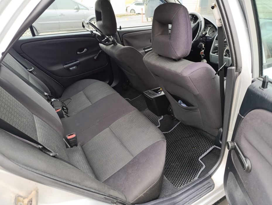 Продам Mitsubishi Carisma