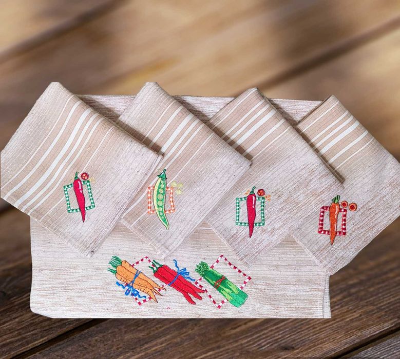 Кухонний вишитий комплект рушник та серветки