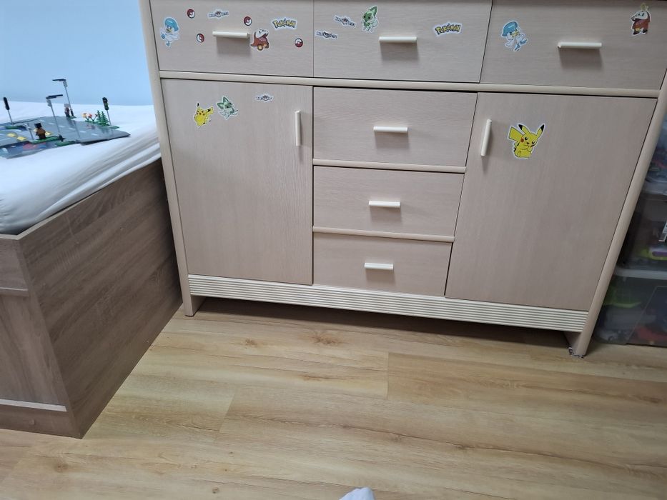 Komplet mebli; komoda, regał, biurko, łóżko