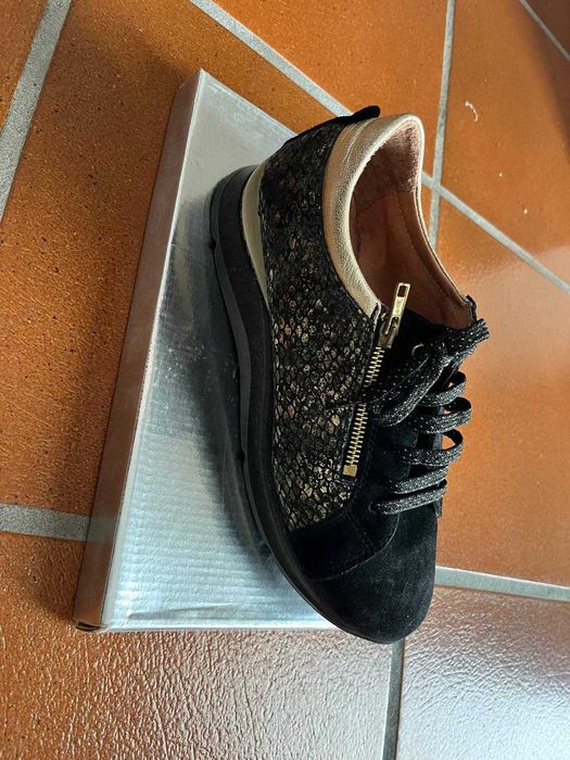 Sapatilhas como novas de camurça