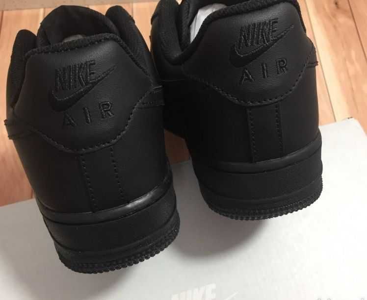 ButyDamskieTrampki NikeAirForce1 CzarnyR.42