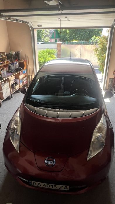 Продам Nissan leaf