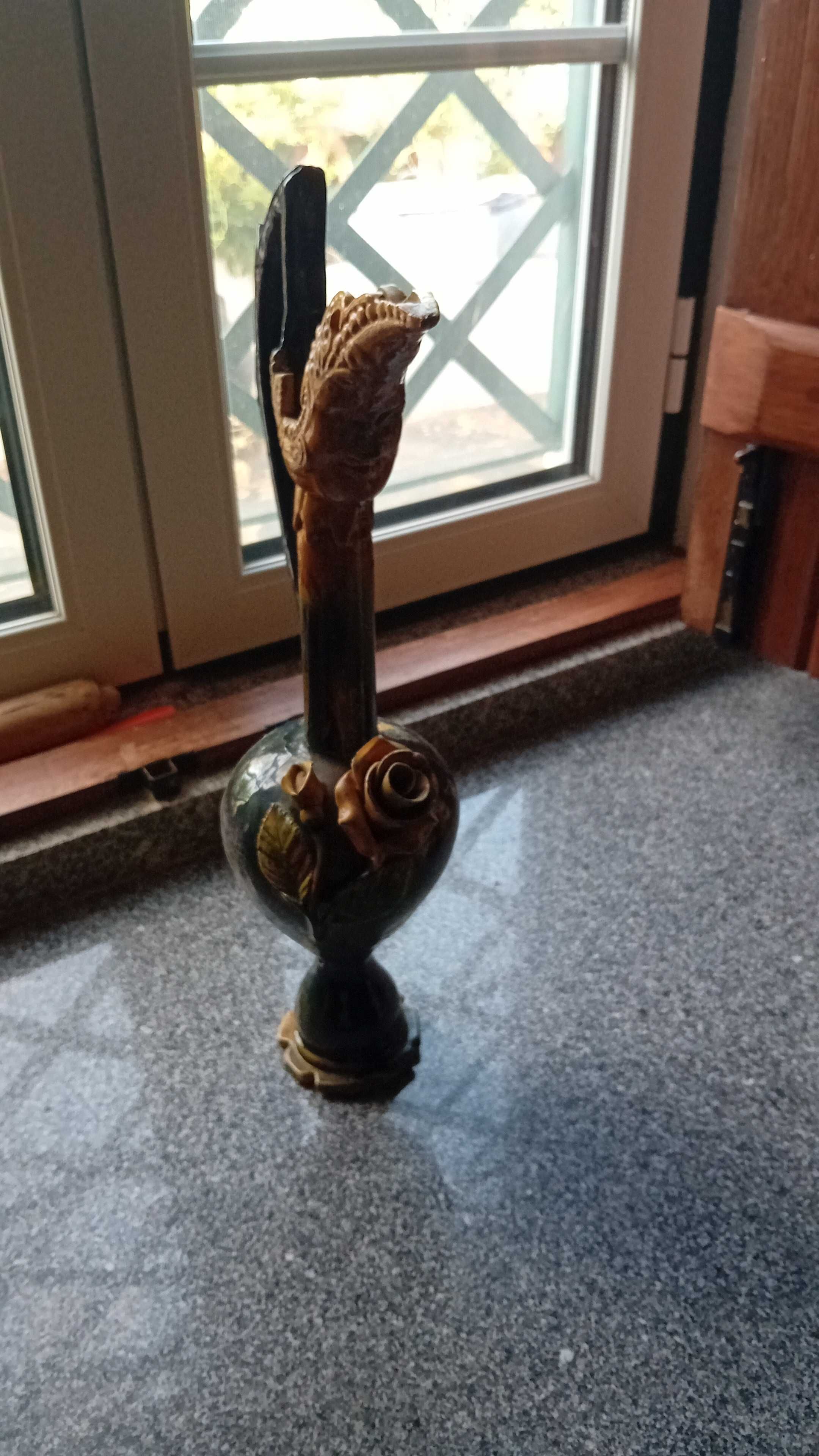 Elegante jarro/ gomil de loiça  das caldas