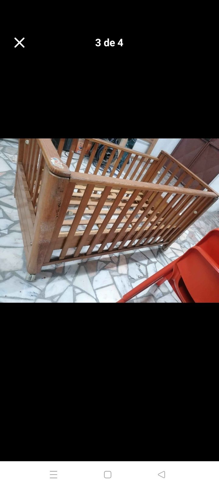 Cama de bebê sem colchão
