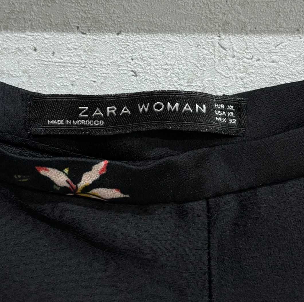 Zara czarne spodnie z szerokimi nogawkami i motywem żurawia XL
