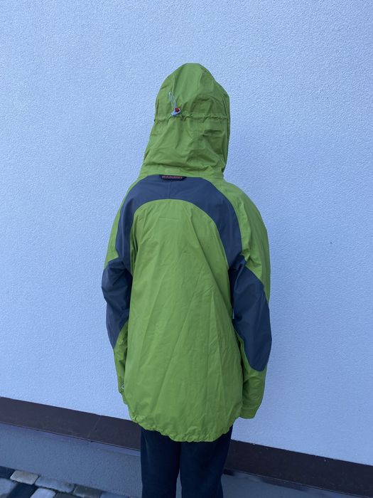 Вітрівка Mammut жіноча розмір М. Ветровка Mammut