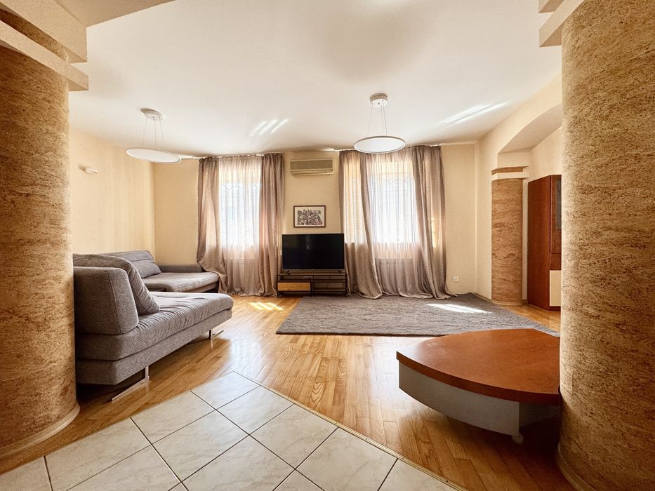 Продаж квартири 3-х кімн 118 м2 на Ливарна 9