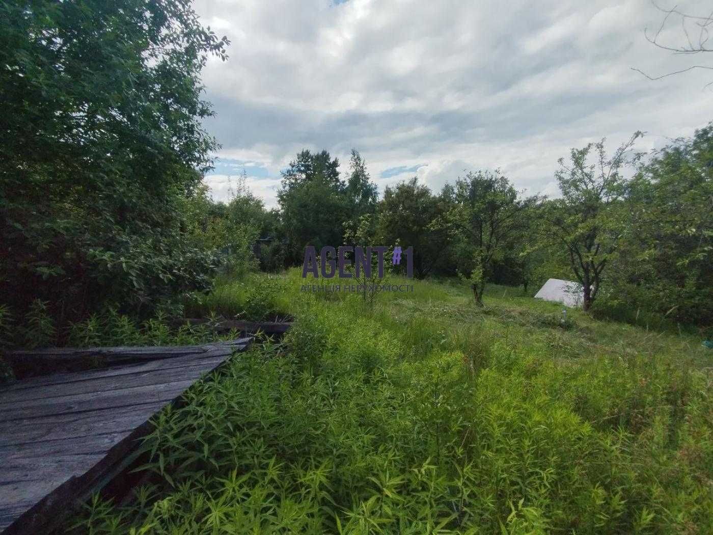 Продаж земельної ділянки 10 соток, с.Петрушки