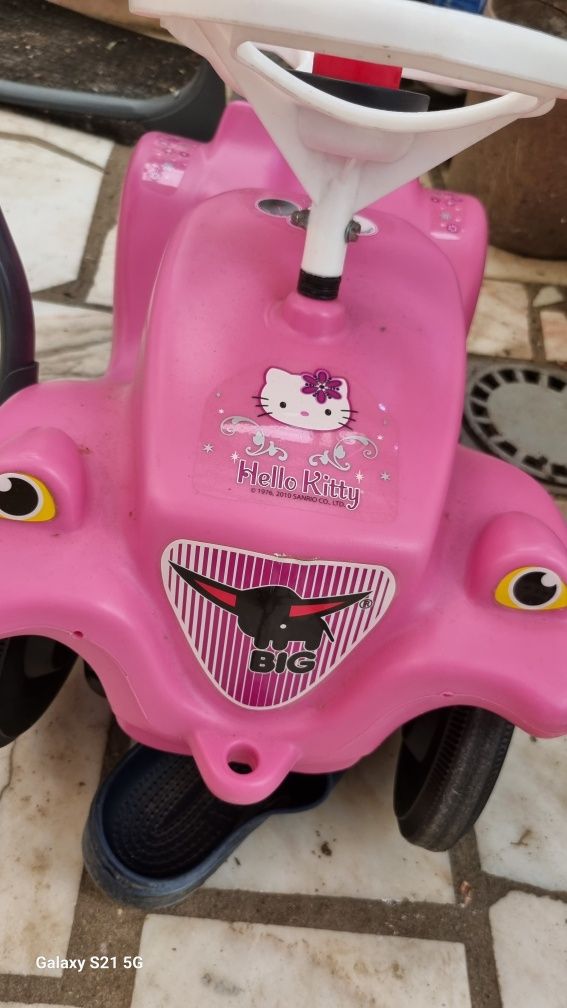 Vendo carro de menina da wello kitty