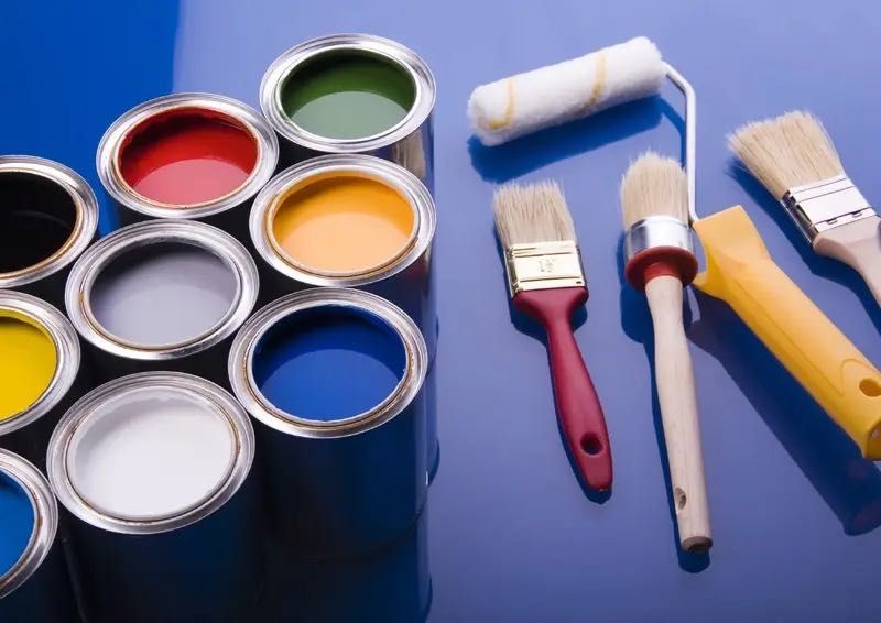 Pintura de imóveis, muros exteriores e algumas reparações.
