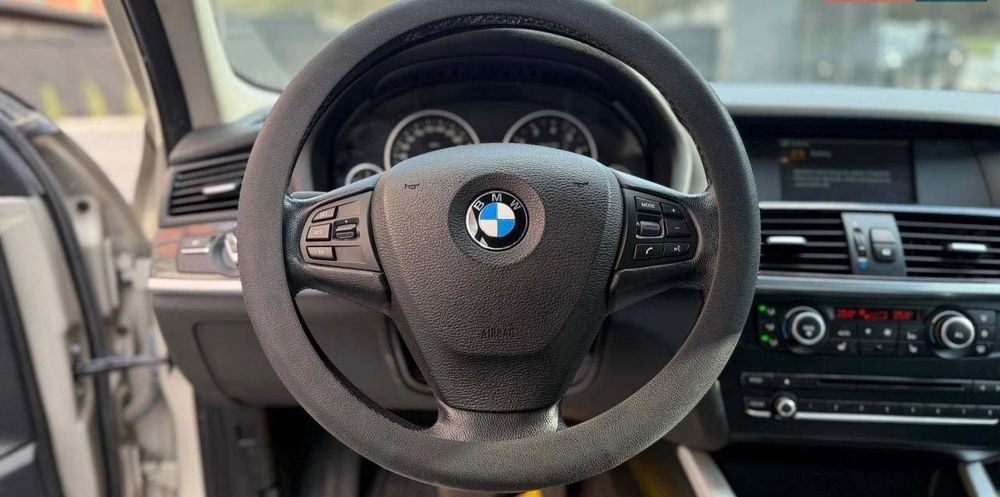 Продам бмв х3. 2 бензин.