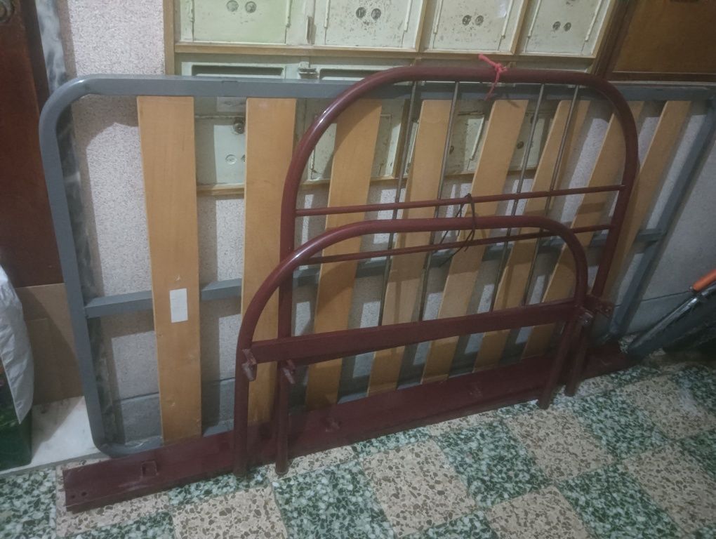 Cama de solteiro vermelha 1.90×90cm colchões não original