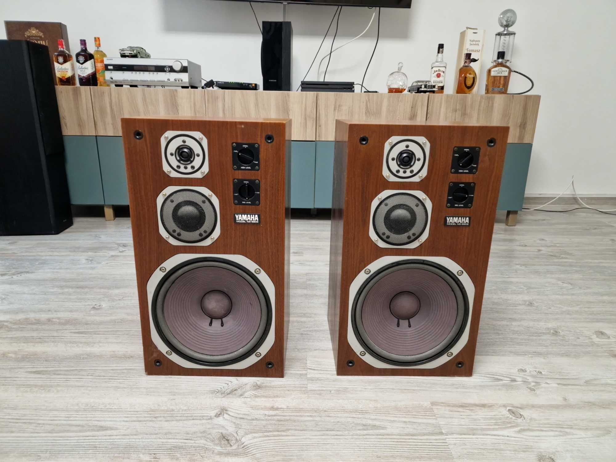 Yamaha NS-690 II