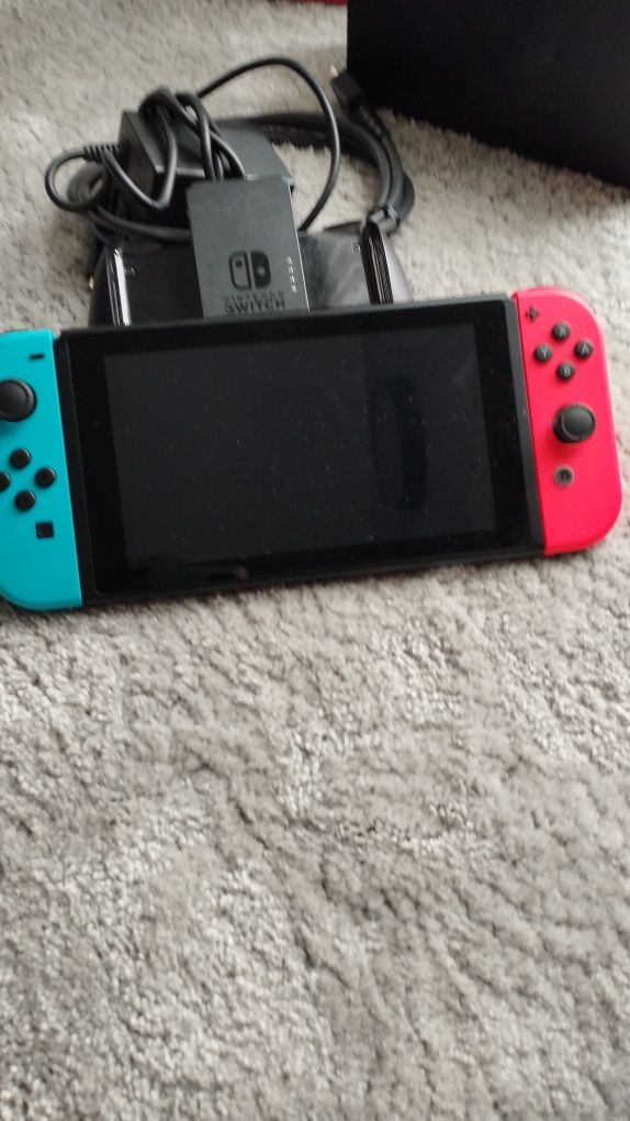 Konsola Nintendo Switch + gra