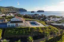 Moradia T3 + Casa de Apoio T2, com Vista Mar e Piscina nos Mosteiros