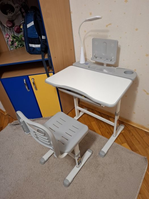 Дитяча регульована парта зі стільцем з ящиком та підставкою для книг