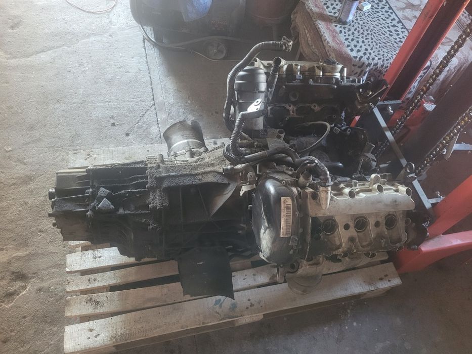 Продам по запчастинам двигун ауди а6с6 3.2 fsi