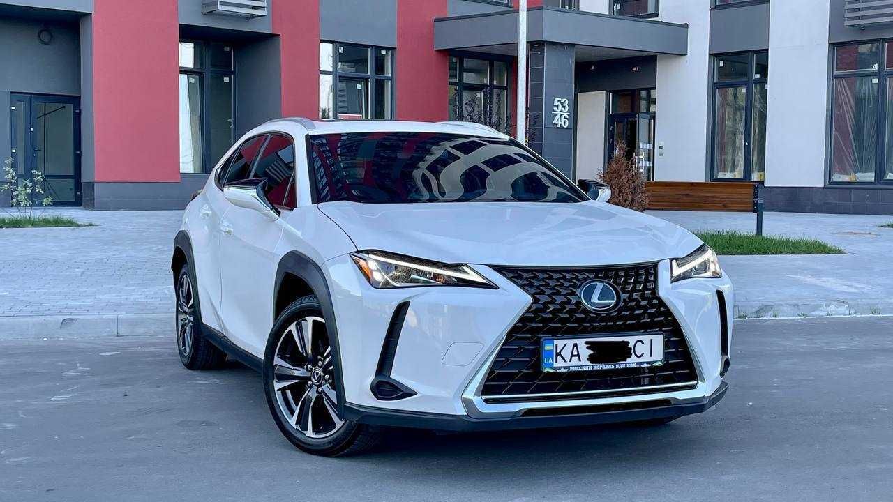 Продам Lexus UX 200 2019