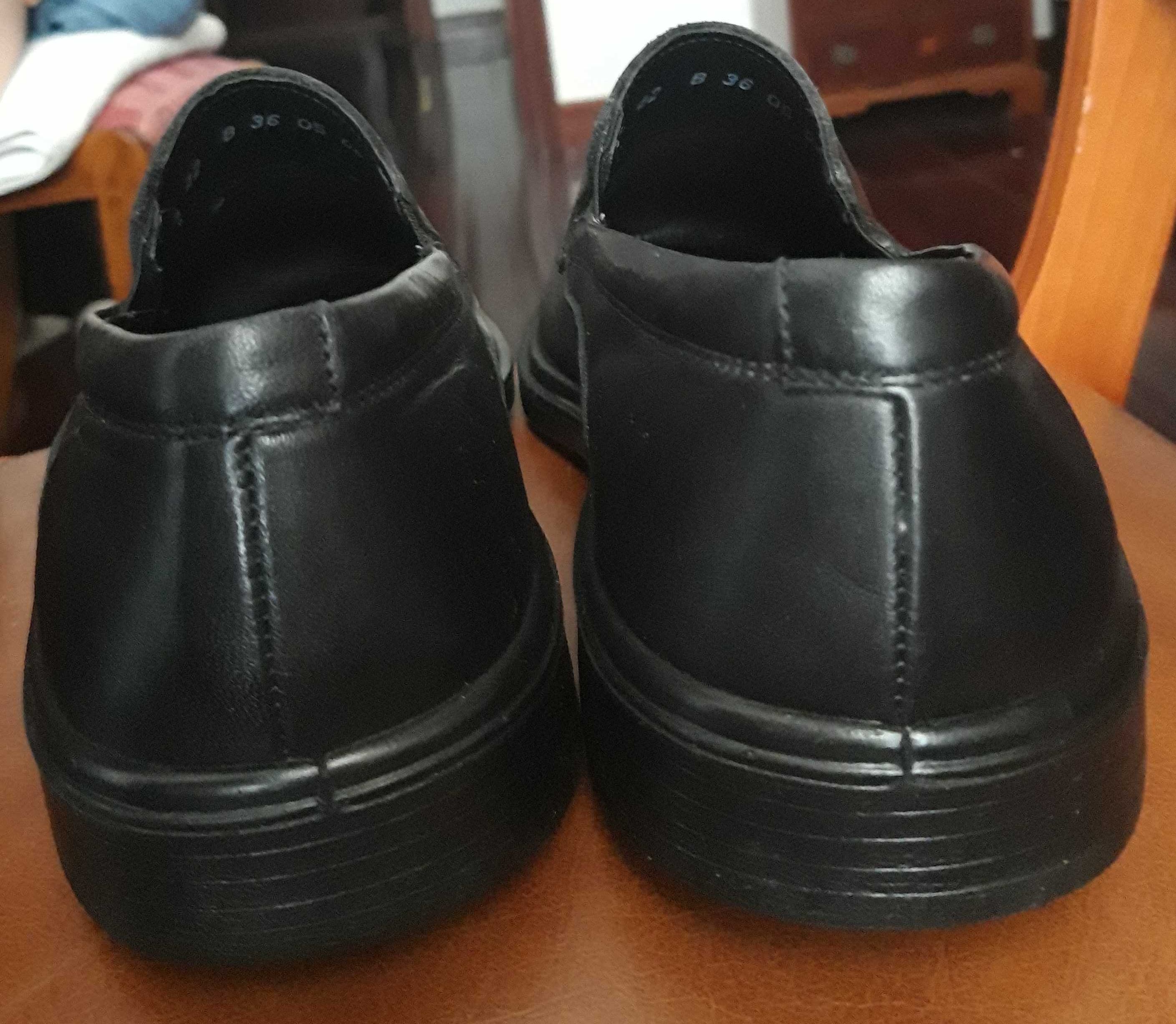 Sapatos Pretos Camport, Sóbrios e Elegantes