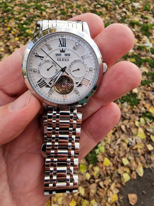 Стильний чоловічий годинник