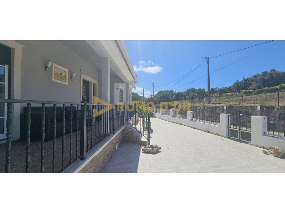 Moradia Térrea T4 na Calhandriz