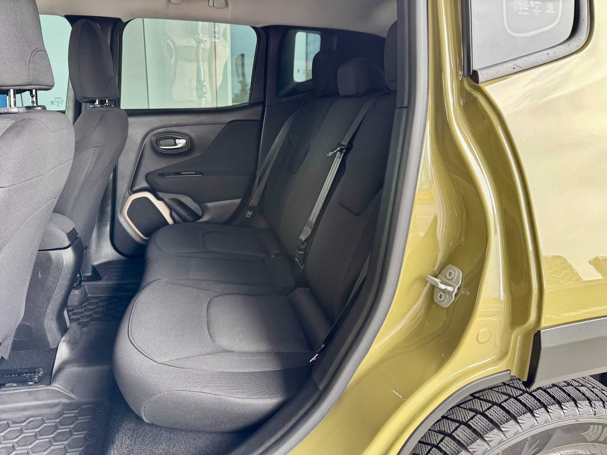 Продаю Jeep renegade 2015 год автомат