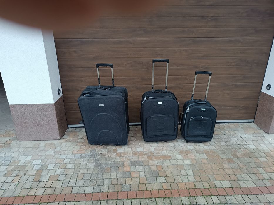 Sprzedam zestaw walizek podróżnych