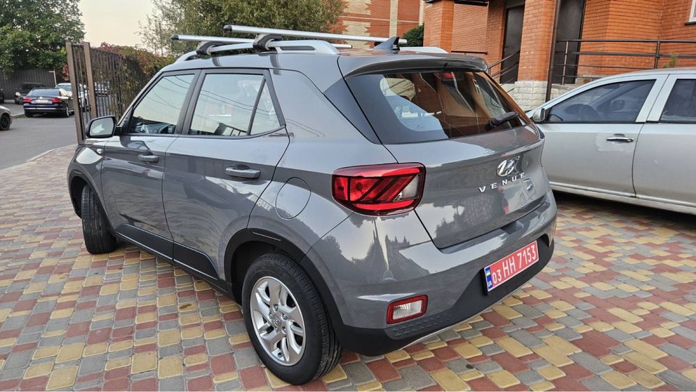 Продам HYUNDAI VENUE Avtomat