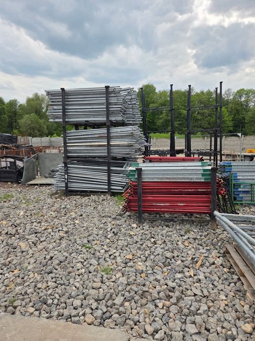 Używane rusztowanie elewacyjne fasadowe plettac dostępne ponad 8000m2