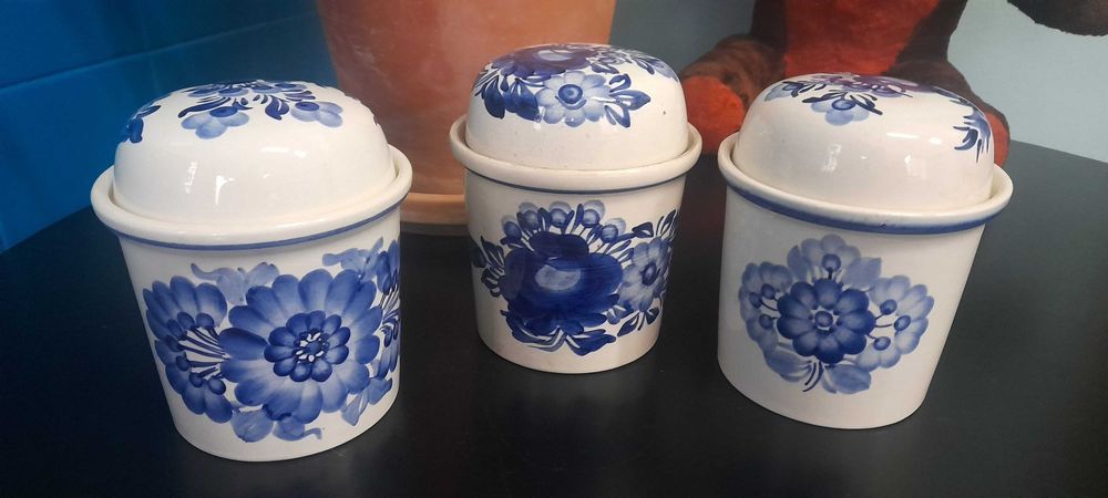 Puszka, pojemnik, fajans Koło