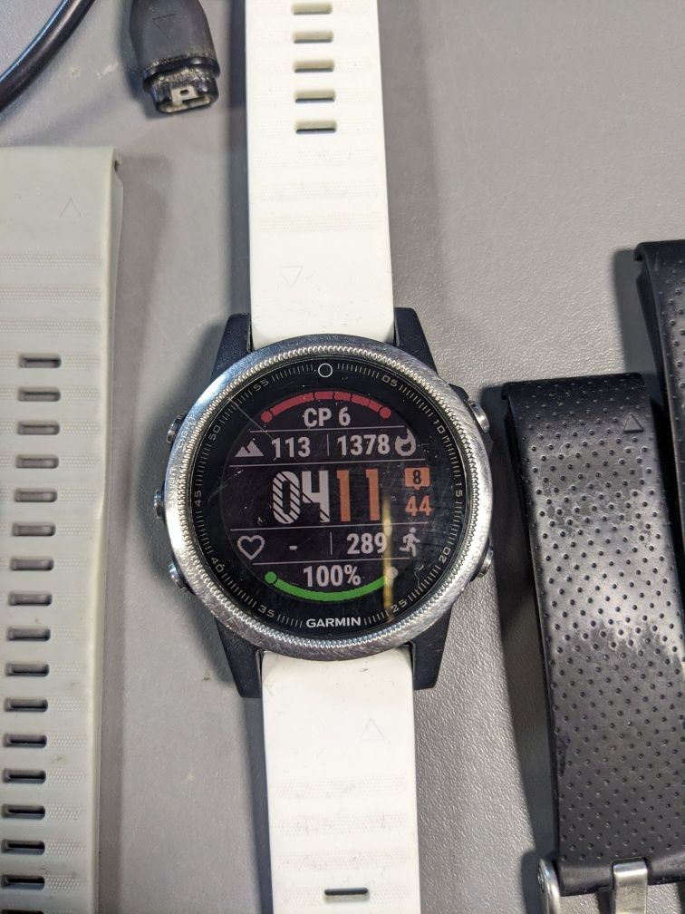 Garmin  Fenix 5s