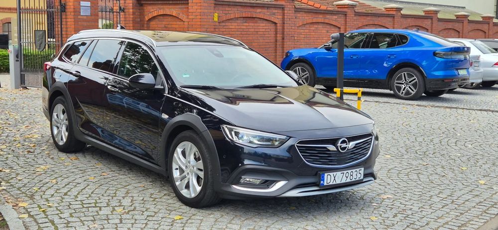 Opel Insignia 4x4 wersja COUNTRY w najbogatszym pakiecie EXCLUSIVE aż 210PS Okazja!!