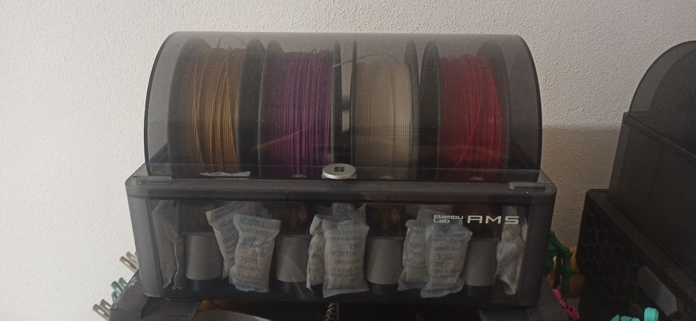 2 AMS + 2 hubs  Bambu Lab