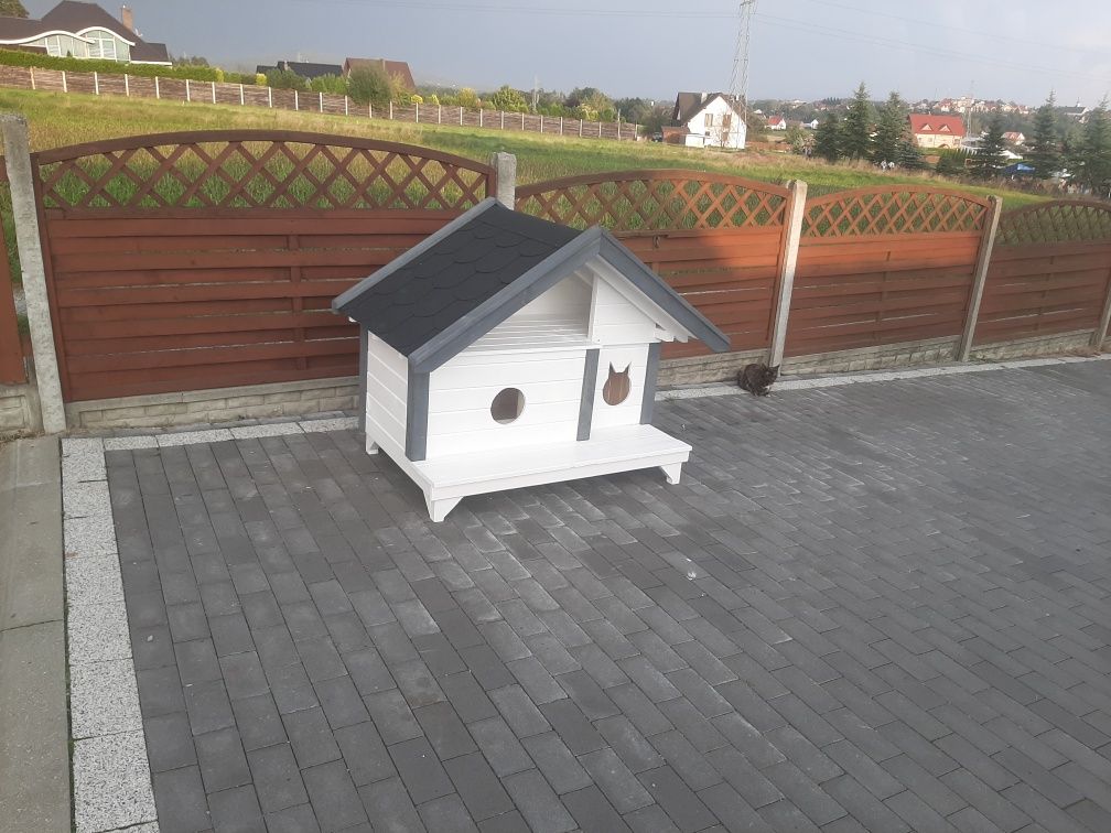 Buda dla dwóch kotów