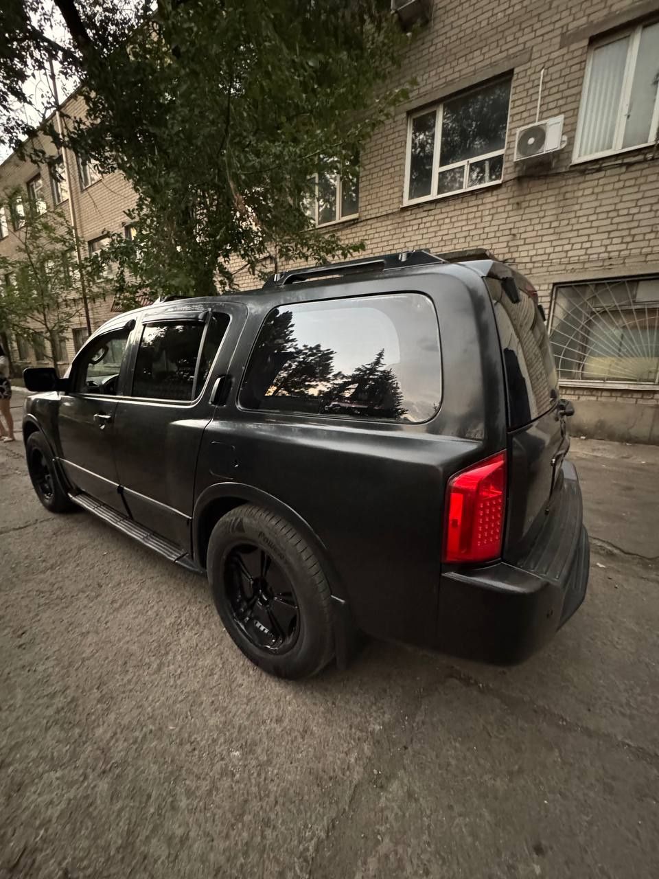 Продам машину infiniti QX56
