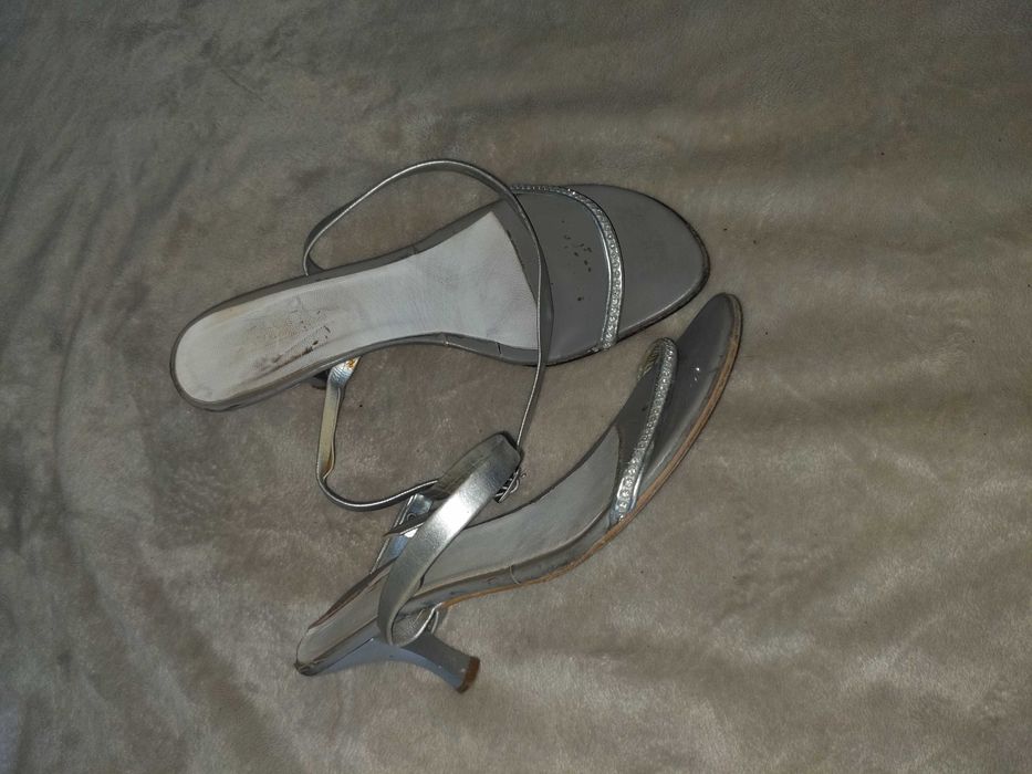 2€ Sapatos Senhora Nº38 - Em excelente estado!