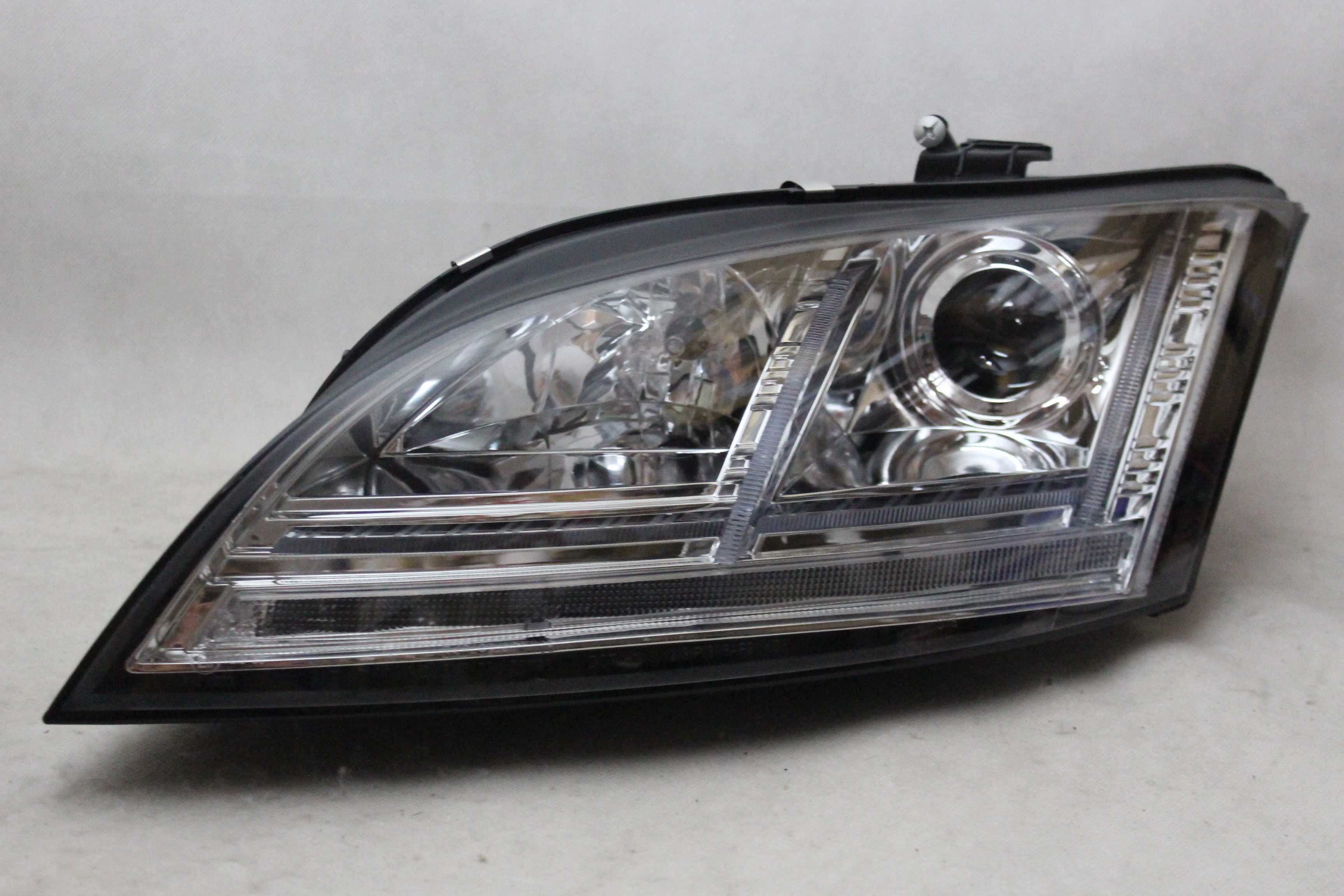 Lampy reflektory przednie przód AUDI TT 8j 06-10 Xenon LED BAR CHROM !