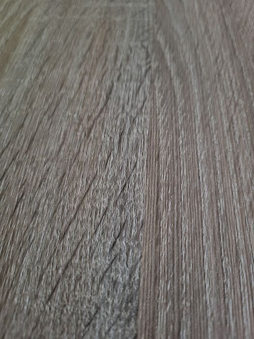 Biurko 105cm szerokości

Biurko wykonana na wymiar przez stolarza. 
Pł