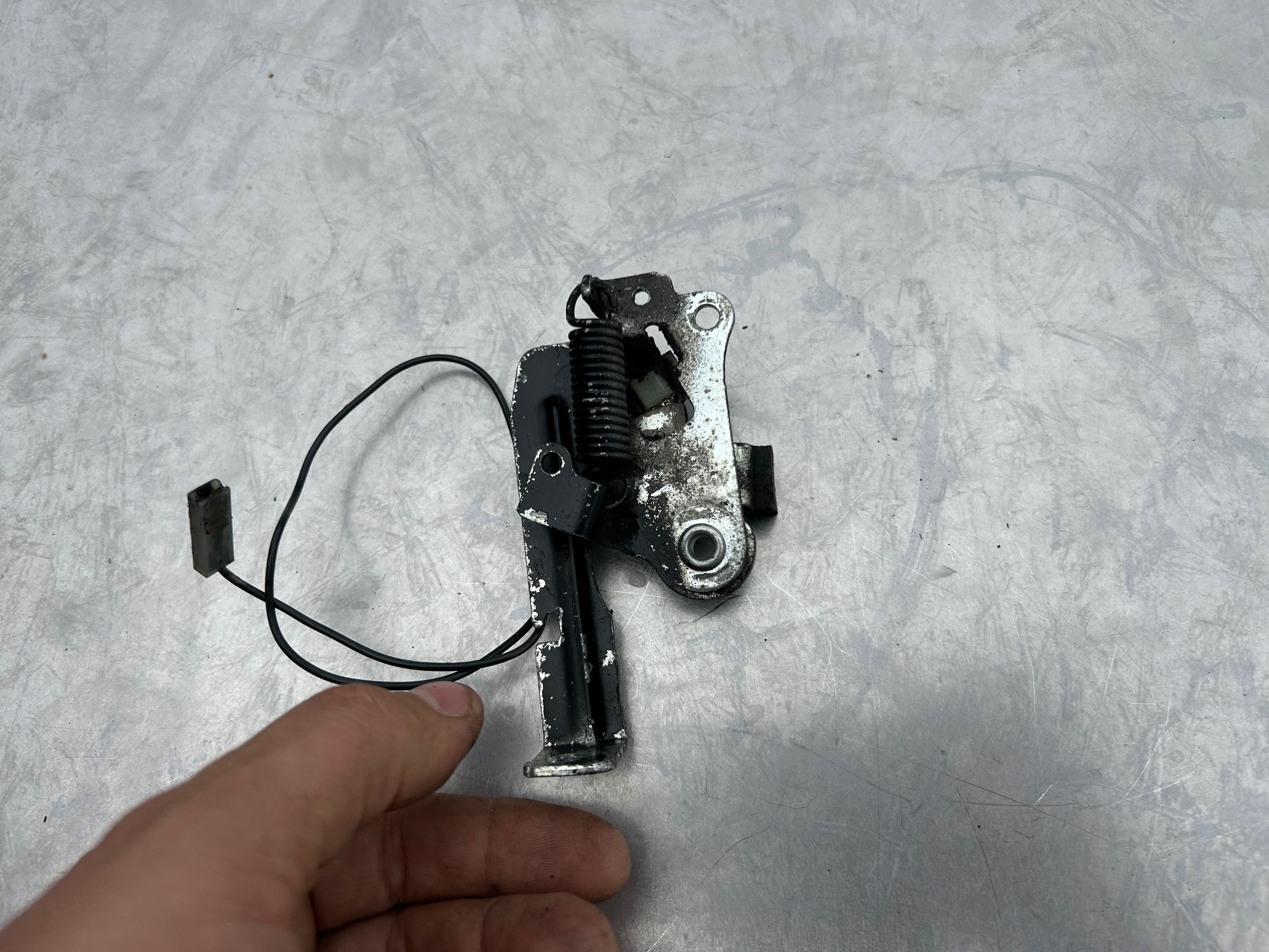 Hamulec wyłącznik briggs stratton SPRINT II Classic Quattro LS45 (475)
