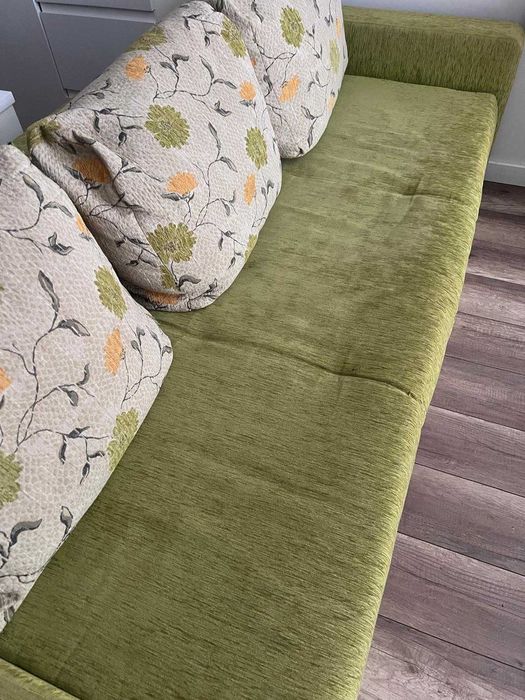 Kanapa rozkładana z pojemnikiem na pościel – 235 cm, stan dobry