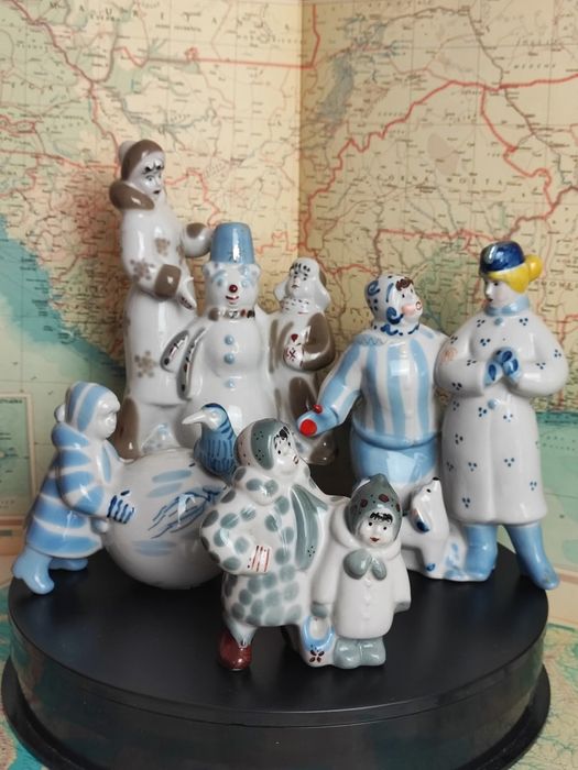 Porcelanowa kompozycja „ZIMOWE PODWÓRKO"Połonne  1987 ZSRR