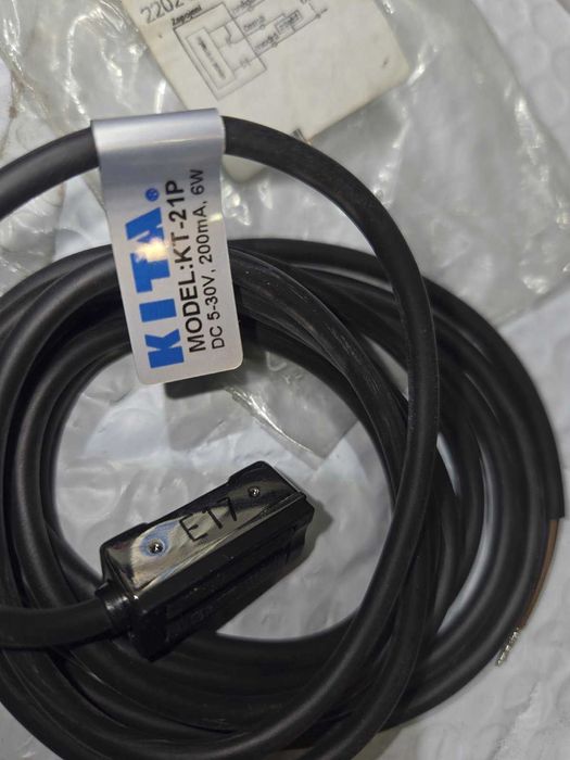 Датчик положення КТ-21Р для пневмоциліндрів DC 5-30V 200mA +кріплення
