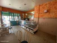Vende-se Café/Snack Bar na Tapada das Mercês - Próximo da Estação CP