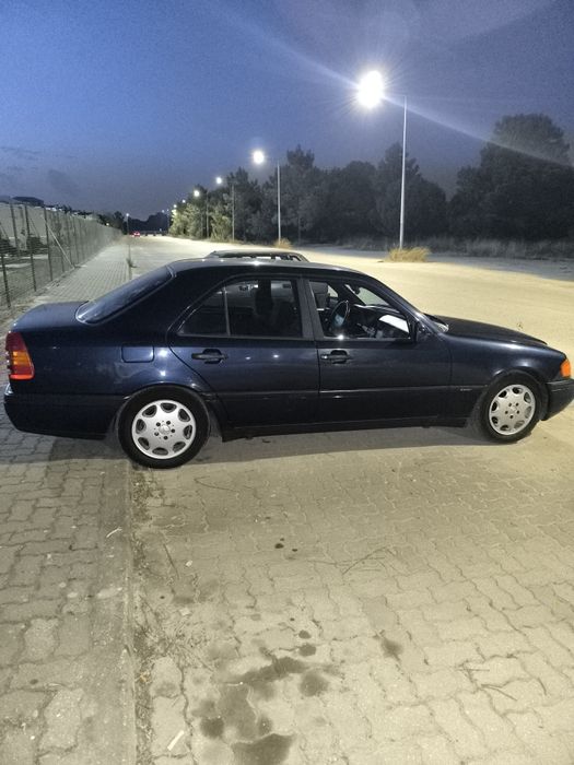Mercedes Benz c220d