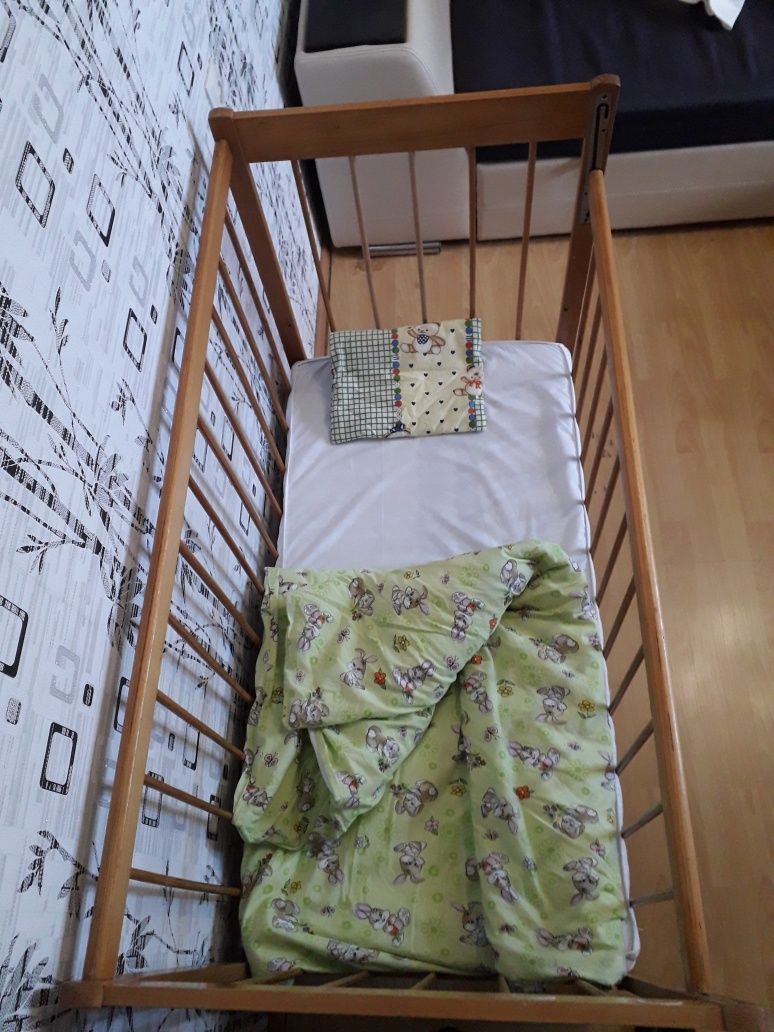 Кровать детская + матрас одеяло и подушка,  в подарок горшок и пелёнка