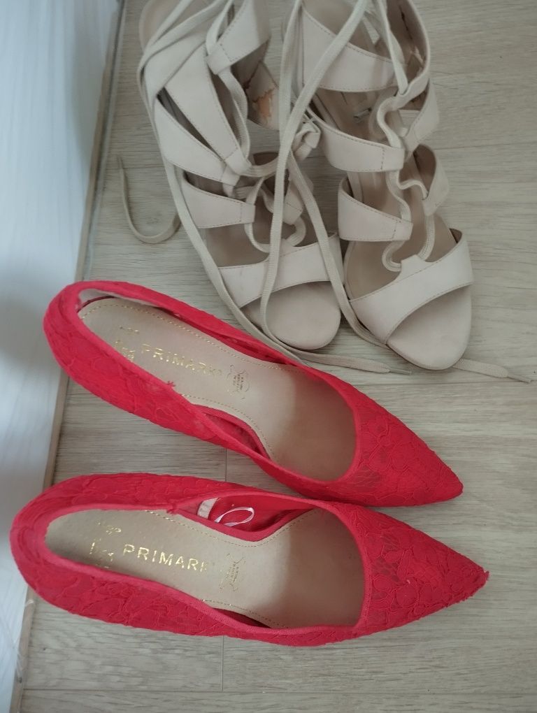 Buty szpilki sandaly beżowe czerwone koronka r 40 nizsze