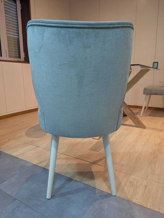 Vendo conjunto de 6 cadeiras para sala de jantar